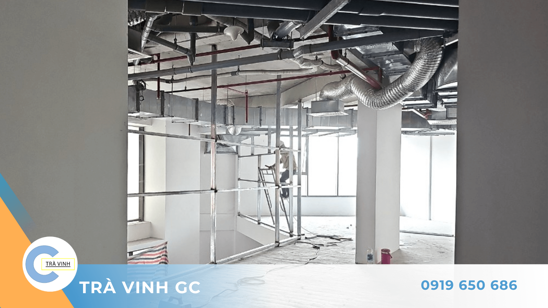 Thi công nhanh cửa hàng siêu thị 