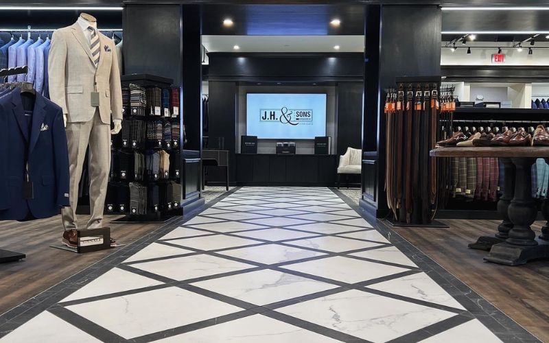 Thiết kế thời trang nam mang phong cách hiện đại, đơn giản nhưng đầy cuốn hút ánh nhìn của khách hàng.