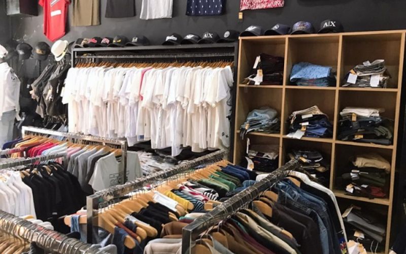 Sản phẩm được sắp xếp từng khu riêng biệt, dễ dàng để khách hàng lựa chọn.