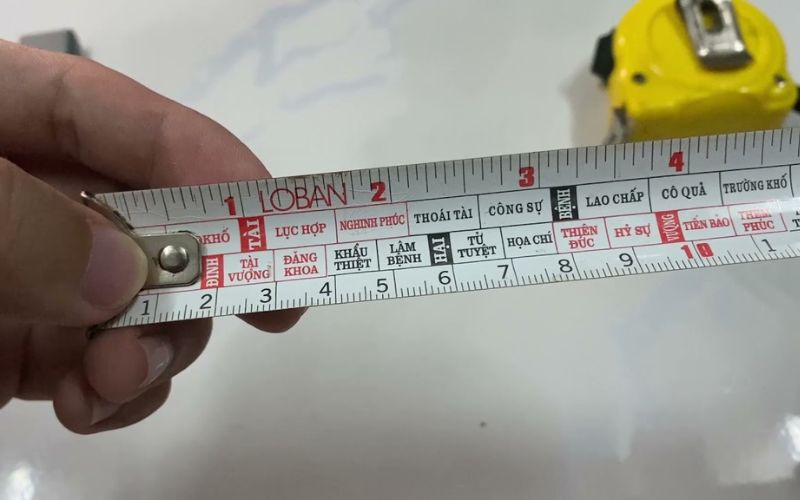 Hình dáng và màu sắc của thước.