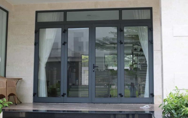 Thước được sử dụng phổ biến để đo đạc các vật dụng trong gia đình cũng như các kích thước cửa chính, cột nhà, cửa sổ,...