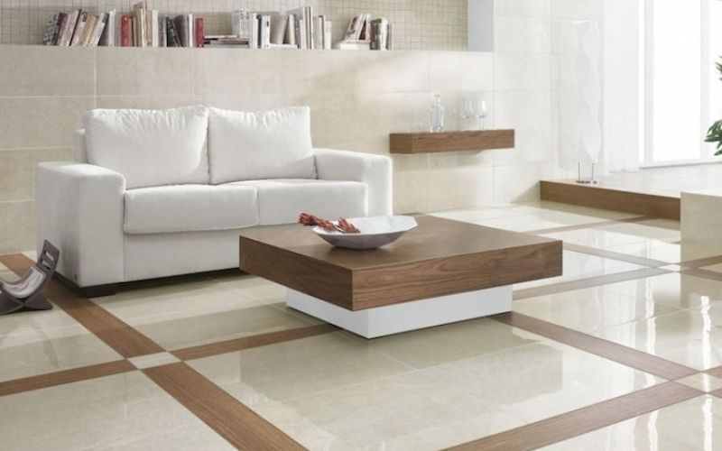 Phong cách phối gạch men bóng với gạch giả gỗ tạo sự hài hòa nhưng không kém phần hiện đại cho căn phòng.