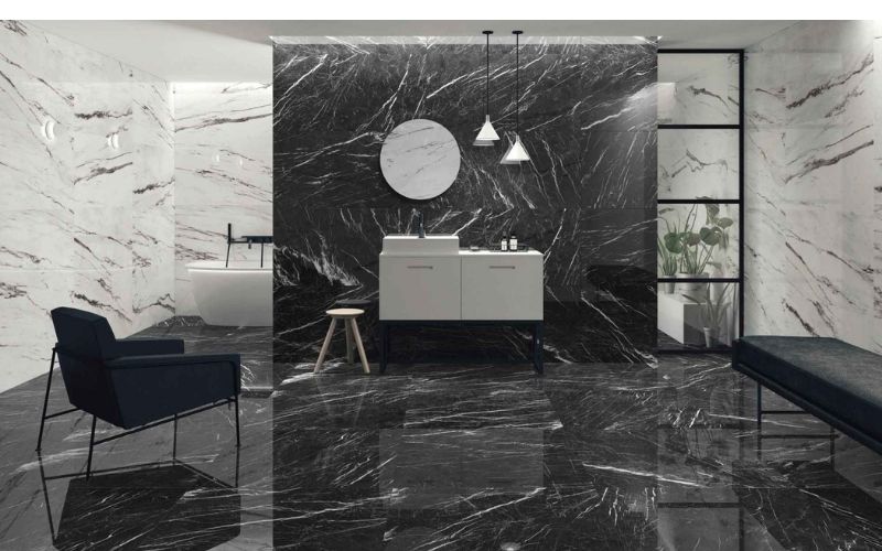 Gạch lát nền màu đen phối với họa tiết vân tia sét màu trắng tạo sự tương phản vô cùng độc đáo và không kém phần tinh tế.