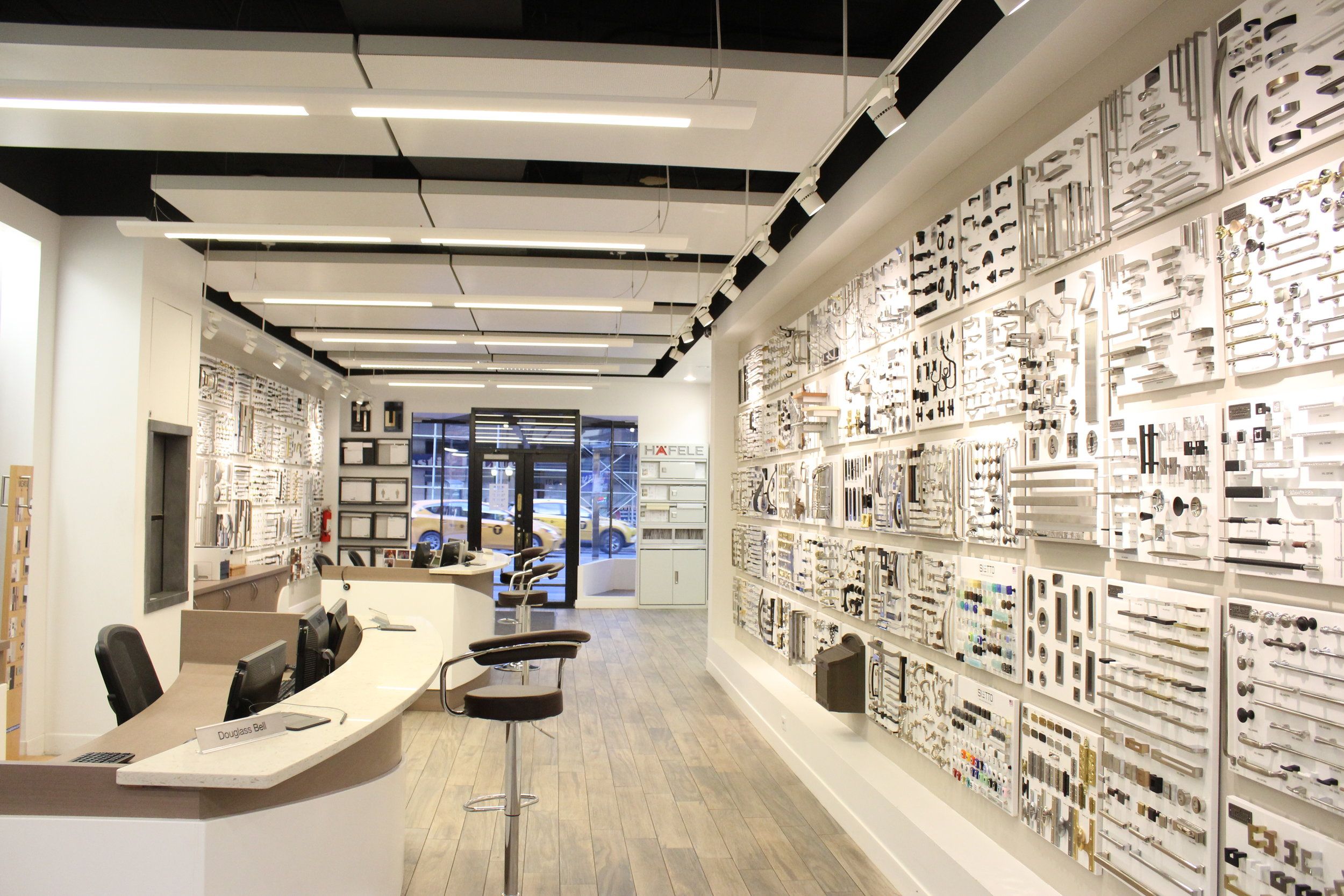 thiết kế cửa hàng điện nước