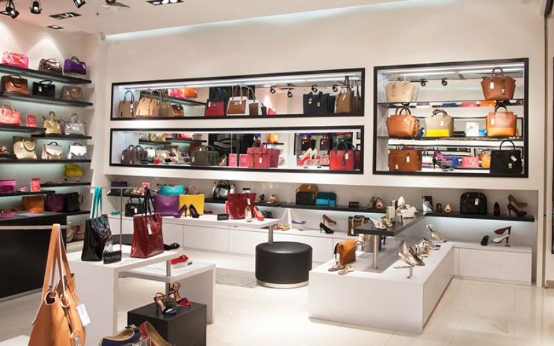 Kinh doanh giày dép kết hợp cùng túi xách để tăng sự lựa chọn cho khách hàng